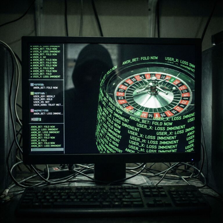 검은색 배경의 웹 화면에서 유독한 댓글 흐름이 스트레스의 상징인 익명 온라인 베팅 룰렛으로 변형되는
